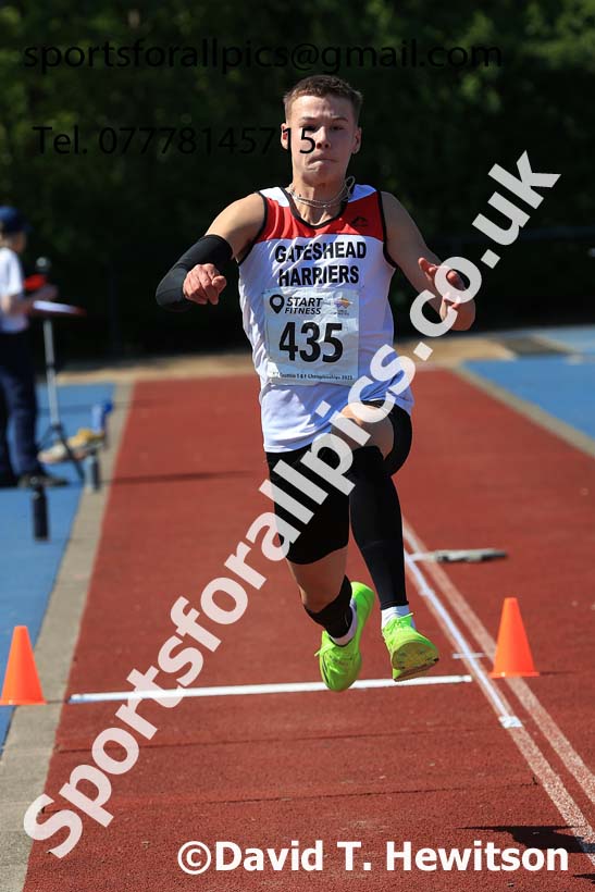 Mens under-17s triple jump, 2025 North Eastern Track and Field Champs., Shildon, County Durham. Photo: David T. Hewitson/Sports for All Pics
